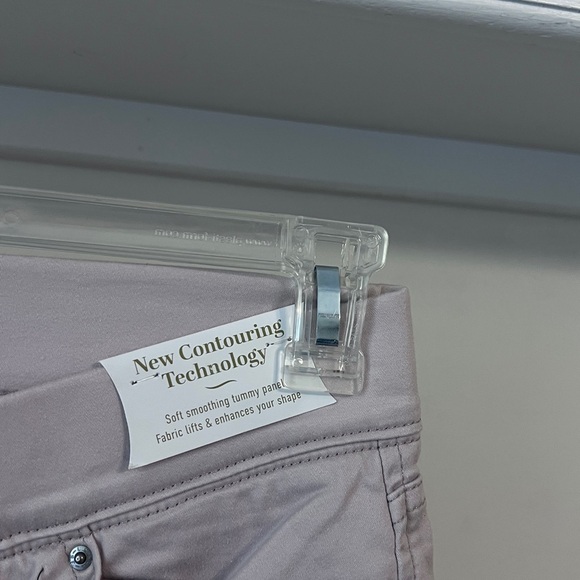 FINAL PRICE NWT Levi’s Pink Pants - Picture 7 of 7